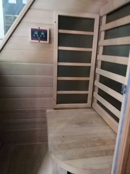 Appartement Avec Sauna Et Balneo Privatifs -Troyes Centre Dış mekan fotoğraf